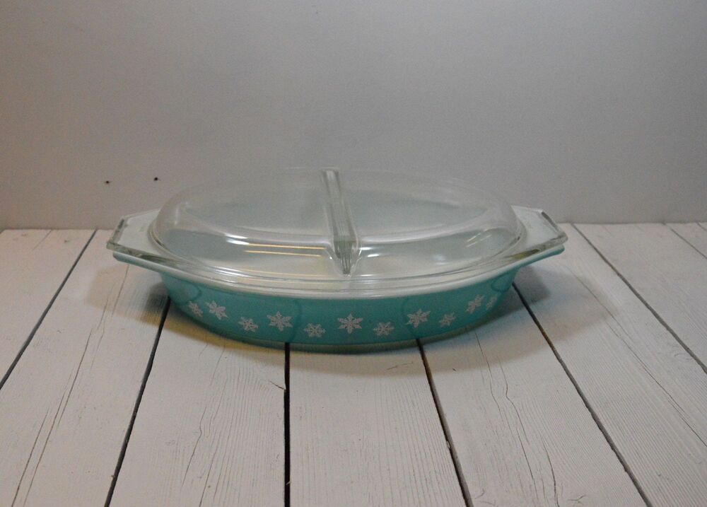 Vintage Pyrex Turquoise Snowflake Divided Dish #063 with Lid